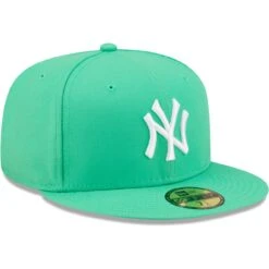 Men's New York Yankees New Era Green Logo 59FIFTY Fitted Hat -CapNation Shop mens new era green new york yankees logo 59fifty fitted hat pi4690000 altimages ff 4690365 90747dfeebc3aa90866falt3 full