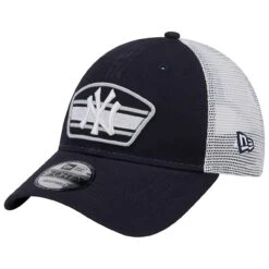 Men's New York Yankees New Era Navy/White Logo Patch 9FORTY Trucker Snapback Hat
